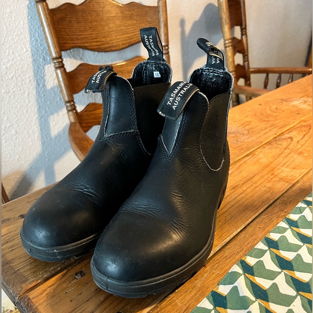 Black Blundstones